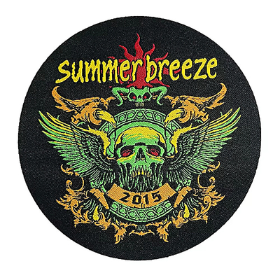 Custom woven Garment Patch Laser Cut Edge dengan Desain Custom Unik