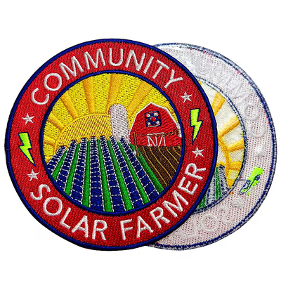 Patch topi logo bersulam khusus yang dipersonalisasi untuk kesuksesan bisnis Anda