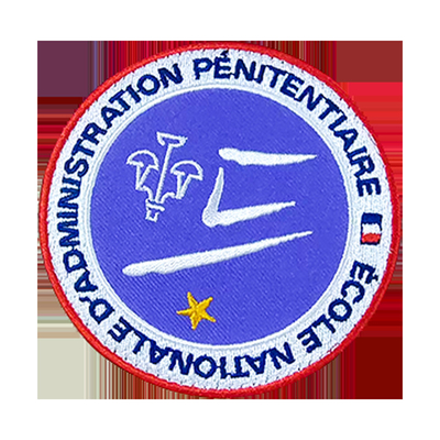 Patch logo kain tenunan bordir dengan gantungan hook untuk topi dan pakaian yang disesuaikan